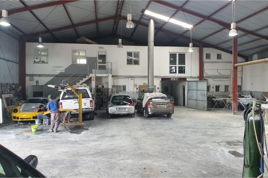 Commercial Property for Sale in Neave Industrial Eastern Cape
